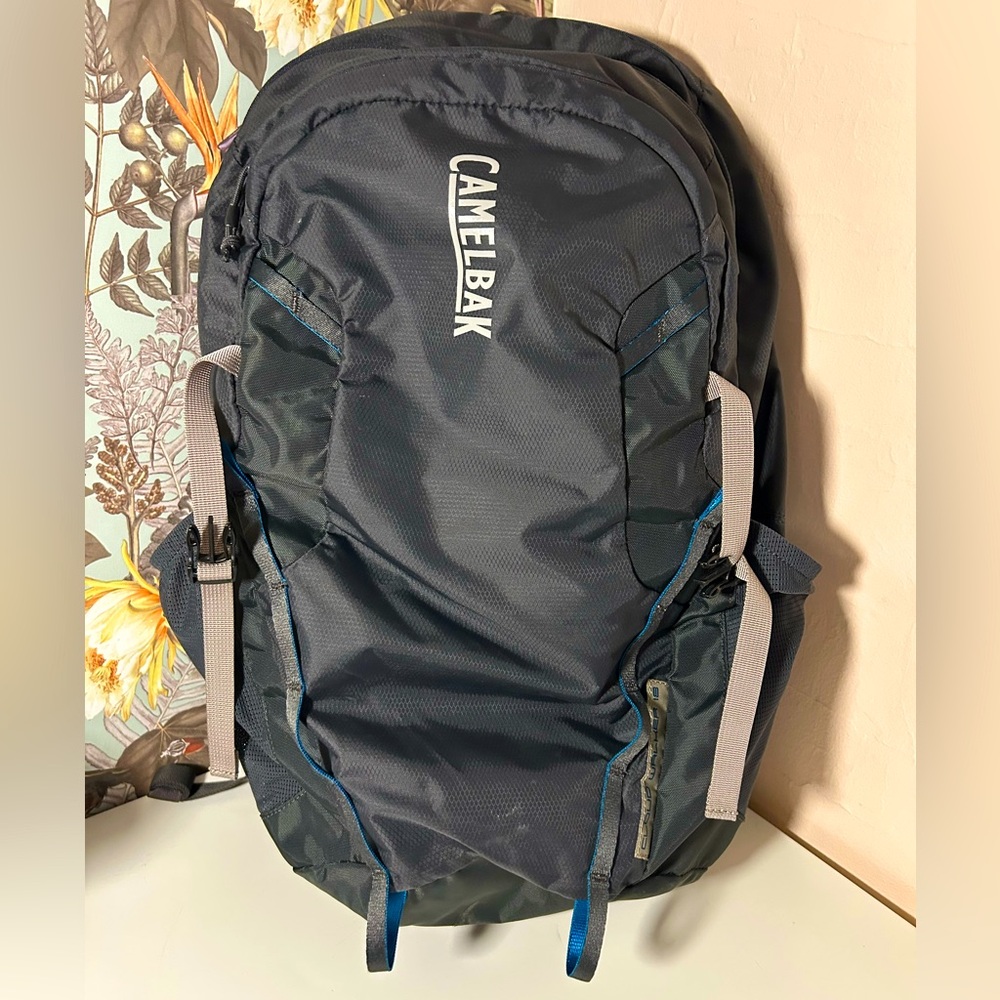 Camelbak Cloud Walker 18 Hydration Pack Without B… - image 1